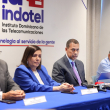 Guido Gómez Mazara junto a los miembros del Consejo Directivo Fausto Rosario Adames y Juan Taveras Hernández, y la directora ejecutiva Desirée Logroño.