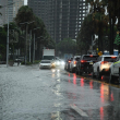 En el caso urbano de la capital dominicana, las inundaciones y los charcos de agua provocaron largos entaponamientos en las horas pico