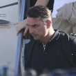 Flavio Bolsonaro baja de un avión tras llegar al Aeropuerto Ejecutivo de Opa Locka, en Miami (Florida), el 28 de octubre de 2026