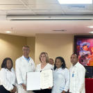 Fotografía muestra médicos reconocidos del hospital San Lorenzo de Los Mina.