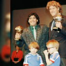Diego Armando Maradona para la ocasión en que recibió el balón de oro por la Copa Mundial que logró Argentina en 1986.