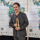 El actor y director de cine mexicano Gael García Bernal, recibió "El Abrazo" del Festival de cine latinoamericano de Biarritz este martes 26 de septiembre 2023.