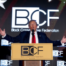 Donald Trump, al centro, habla en la Gala Anual de Honores BCF de la Federación Conservadora Negra en en Columbia, Carolina del Sur, el viernes pasado.