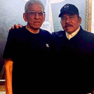 El general retirado Humberto Ortega (der.) es hermano de Daniel Ortega, presidente de Nicaragua.