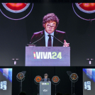 El presidente de Argentina, Javier Milei, pronuncia un discurso durante el acto convocado por Vox, un partido español de ultraderecha, en Madrid, el 19 de mayo de 2024.