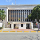 Fotografía muestra fachada del Ministerio de Educación de la República.