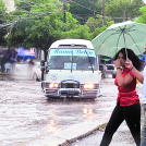 Los organismos de socorro alertan a la ciudadanía sobre las lluvias e inundaciones.