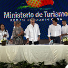 El presidente Luis Abinader y el ministro de Turismo, David Collado, entregaron este sábado el remodelado malecón de  San Pedro de Macorís.