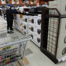 Artefactos de cocina importados de Japón y Corea del Sur en una tienda H Mart en Niles, Illinois, el 3 de abril del 2025.