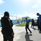Los reclusos fueron trasladados en autobuses desde la cárcel La Victoria con extremas medidas de seguridad.