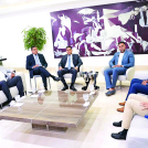 José P. Monegro, Director del Periódico El Día junto a los integrantes del grupo organizativo del seleccionado que participará en el Clásico Mundial de Béisbol.