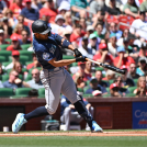 Julio Rodríguez lideró la ofensiva de los Marineros con cuadrangular.