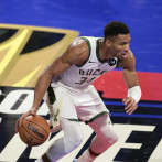 Antetokounmpo arrasa con 64 puntos y bate el récord de anotación en los Bucks