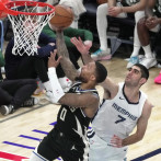 Warriors y Wolves sonríen; Bucks con la cara larga, Towns encesta 23 puntos, Quiñones, seis