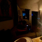 Comerciantes se quejan de los constantes apagones que afectan a sus negocios