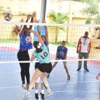 Sextetos Lila y EVA avanzan en el voleibol de los Juegos de Los Mina