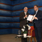 Leonel recibe informe del CES; 