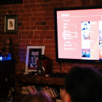 ¿Por qué muchos adultos jóvenes activan los subtítulos en la televisión o las películas?