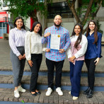 Egresados del INTEC logran patente con dispositivo para audición