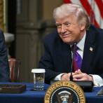 Trump amenaza con desplegar al ICE en aeropuertos desde el lunes si no hay acuerdo con demócratas