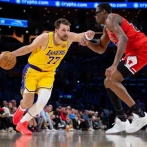 Doncic anota 51; LeBron vuelve de lesiones y los Lakers vencen a Bulls