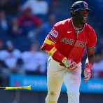 Angel Martínez dispara cuatro hits, incluido un grand slam