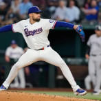 Eovaldi lanza 7 entradas en blanqueada 3-0 de Rangers sobre Yankees y evitan barrida