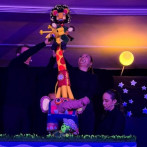 Todos podemos probar un pedacito de luna... Teatro educativo, pero no una lección de moral