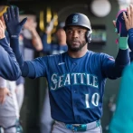 Emerson Hancock guía a Marineros a triunfo antes Atléticos, Víctor Robles batea tres hits