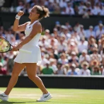 Paolini, ante su ídolo Federer, vence a Eala para alcanzar los cuartos de Wimbledon