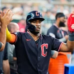 Adell da vuelacercas y Ángel Martínez logra 3 hits en la victoria de los Guardianes