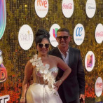 Carolina Sandoval presenta a su novio durante la alfombra de Premios Juventud 2026
