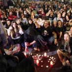 Manifestantes en Madrid llevan su protesta tras muerte de Maricarmen hacia el Congreso