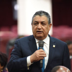 Buscan prohibir exijan uniforme a domésticas