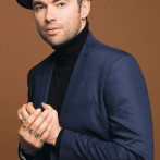 Santiago Cruz con muchos amigos dominicanos