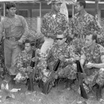 ¡Las armas de la dignidad nacional!