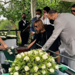 Nuria Piera y otros familiares junto a amigos despiden a Sonia Piera