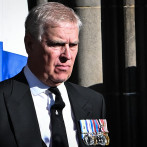 El príncipe Andrés anuncia que dejará todos sus títulos reales