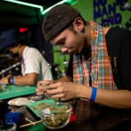 ¡Preparados, listos, ya! Tailandia celebra concurso de liar cannabis