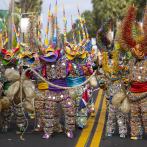 En Santiago se comenta: el carnaval con su reina Samantha Dispré y su rey lechón, Carlos Iglesias