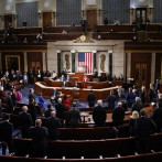 Senado de EEUU alcanza acuerdo de último minuto y evita cierre parcial del gobierno