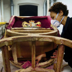 Coronarán a Carlos III en un trono de madera de siete siglos de antigüedad