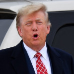 Donald Trump critica la ausencia de Biden en la coronación de Carlos III