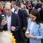 Guillermo y Catalina se relacionan con el público a la espera del concierto de Windsor