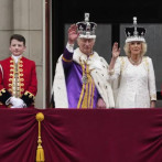 Carlos III y Camila agradecen el 