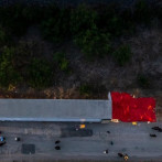 Declaran culpables a dos hombres por dejar que 53 migrantes murieran de calor en camión