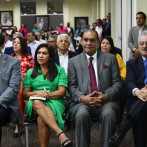 Periodista pone en circulación libro sobre sus experiencias en sector salud