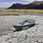 Racionan el agua en varias ciudades de Bolivia por sequía; el Titicaca es uno de los más afectados