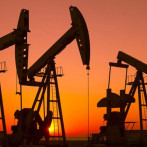 Precio de petróleos WTI y Brent se acercan a los US$100