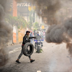 Otra jornada de enfrentamientos entre bandas armadas y policías profundiza crisis en Haití